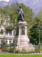 Il monumento ad Alessandro Manzoni