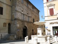 piazza-di-asciano