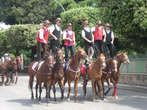 il-borgo-in-fervore-per-la-festa-dei-cavalli La festa dei cavalli