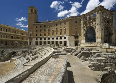 lecce-l-anfiteatro-romano1.jpg