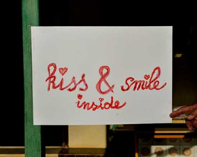 Cartoncino 2Kiss and smile inside (2).JPG