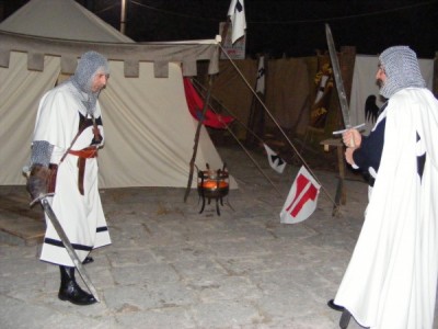 soldati in costume medievale.JPG