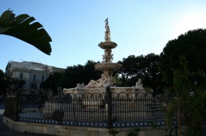 fontana in piazza duomo 2