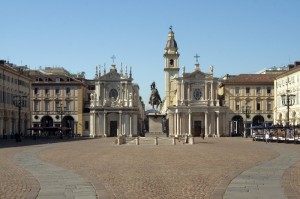 San Carlo e la piazza
