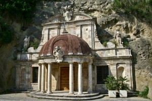 Tempietto di Sant’Emidio alle Grotte
