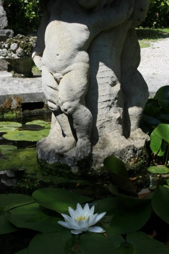 Gardone Riviera - Fontana nel giardino del D'ANNUNZIO