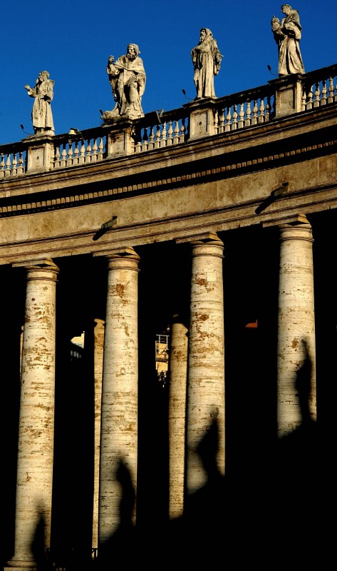 ''ombre sul colonnato'' - Roma