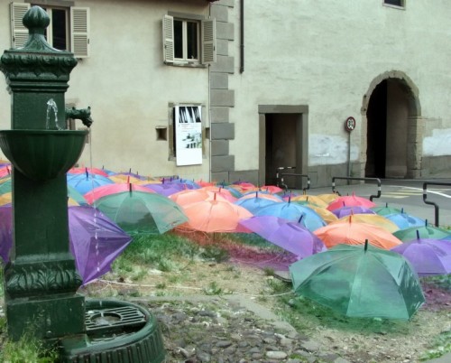 Bergamo - basta avere un ombrello e una fontanella....