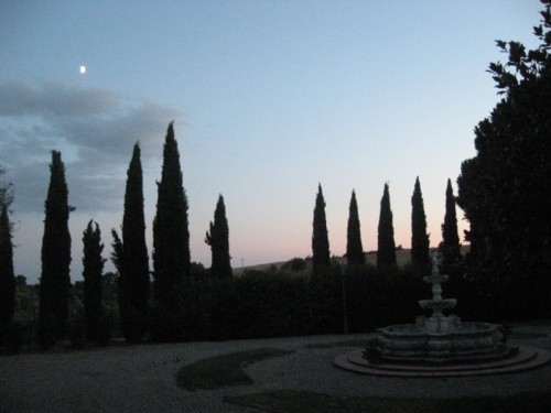 Magliano in Toscana - La luna e i cipressi