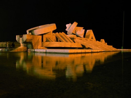 Pescara - Fontana di Cascella di notte