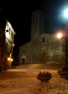 Chiesa di San Pietro in notturna