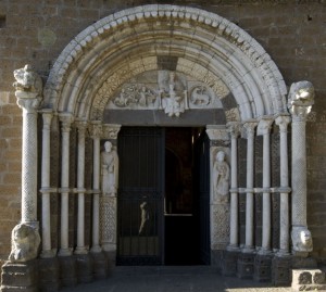 Portale Santa Maria Maggiore, Tuscania