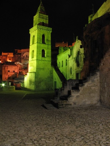 Matera - Luci fredde e calde a S. Pietro Barisano Matera - Luci fredde e calde a S. Pietro Barisano