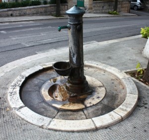 FONTANA NEI PRESSI DELLA CHIESA DI SANT’ANTONIO ALBEROBELLO (BA)