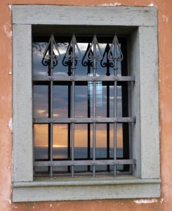 Il tramonto dalla finestra