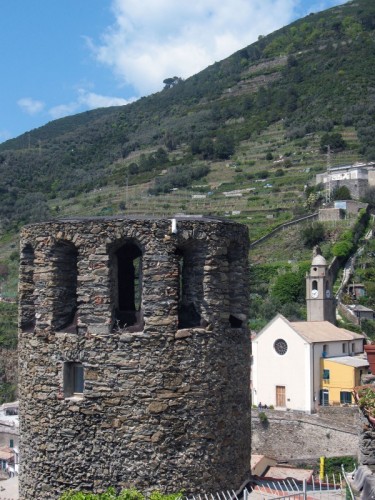 Vernazza - La chiesa "torre"