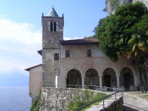 Eremo di Santa Caterina con portico