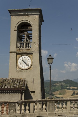 Sassocorvaro - campanile sulla valle Sassocorvaro - campanile sulla valle