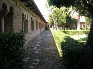 chiostro Abbazia san Giovanni in Venere
