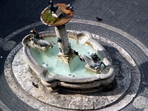 Ascoli Piceno - FONTANA DALL'ALTO Ascoli Piceno - FONTANA DALL'ALTO
