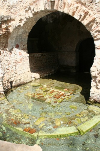 Padula - Battistero paleocristiano di San Giovanni in Fonti - ingresso