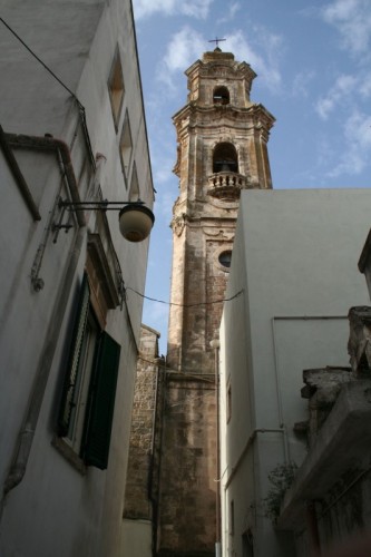 Noci - Campanile fra i vicoli Noci - Campanile fra i vicoli