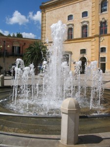 Fontana mattutina in piazza