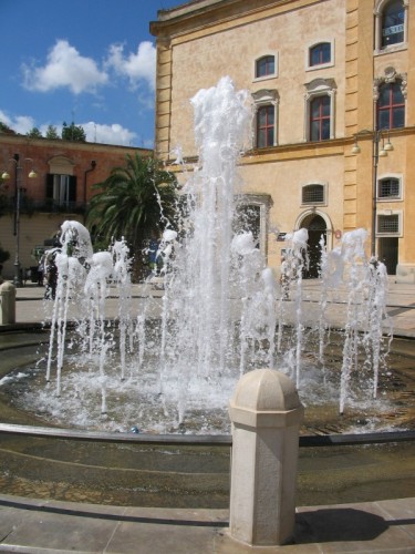 Matera - Fontana mattutina in piazza