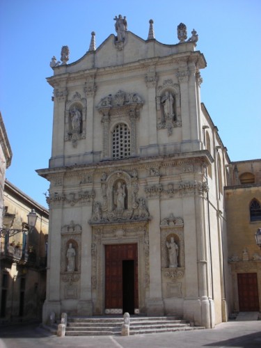 Vernole - Chiesa Madre Maria SS. Assunta Vernole - Chiesa Madre Maria SS. Assunta
