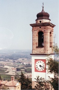 campanile sulla langa