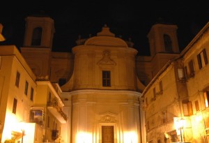 Vicovaro di notte- Tempio di San Pietro