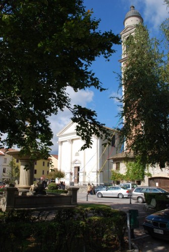 Arba - fontana e chiesa