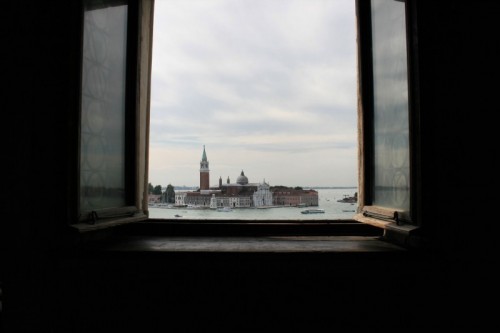Venezia - apri una finestra e... vedi S.Giorgio 