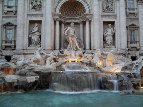 Roma - Fontana di Trevi all'alba!