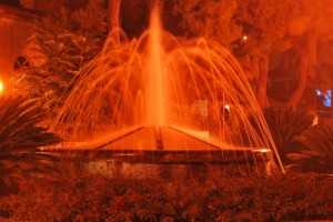 fontana di notte