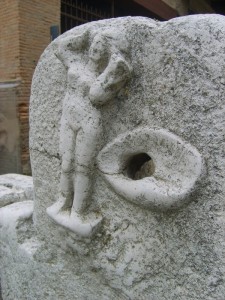 Particolare di Antica fontana degli scavi di Ercolano