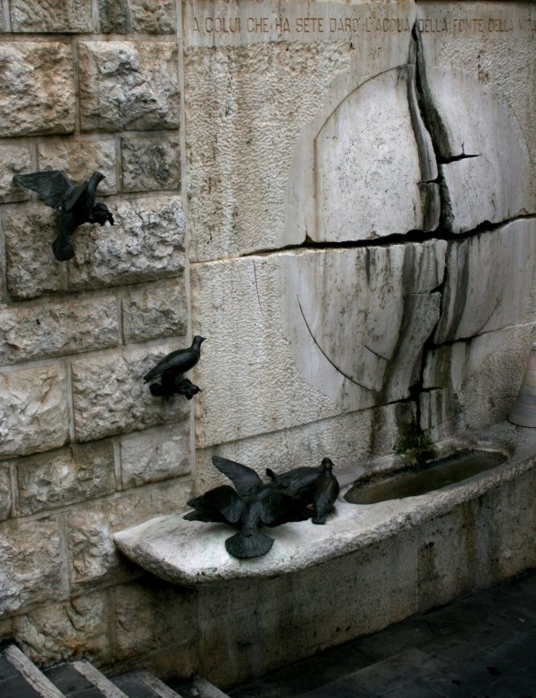 ''acqua dalla roccia, fontana di Santa Rita a cascia'' - Cascia