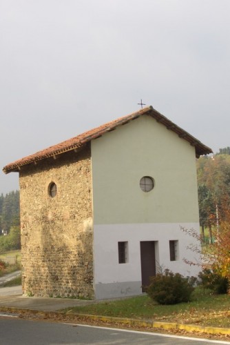 Villarbasse - la cappella nell'incrocio