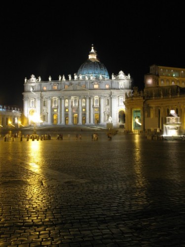 Roma - Piazza San Pietro Night.