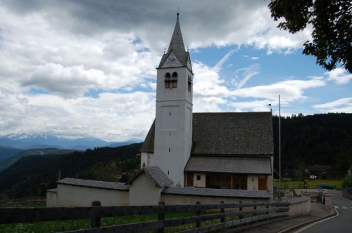 San Genesio Atesino - chiesa di Valas