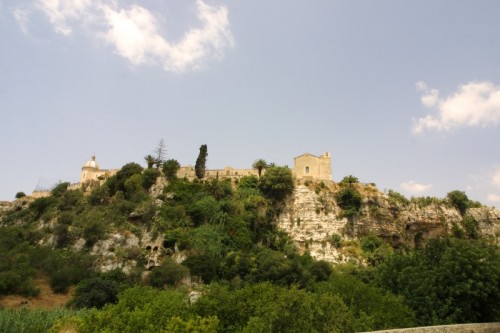 Ispica - Convento dei Frati Minori Chiesa Santa Maria di Gesù Ispica - Convento dei Frati Minori Chiesa Santa Maria di Gesù