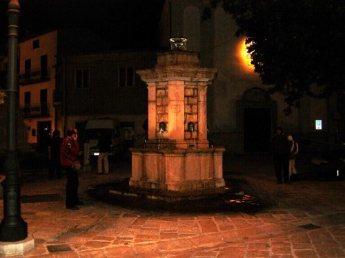 Colle Sannita - Fontana Piazza G. Flora