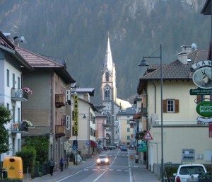 Ultimi raggi sul campanile.