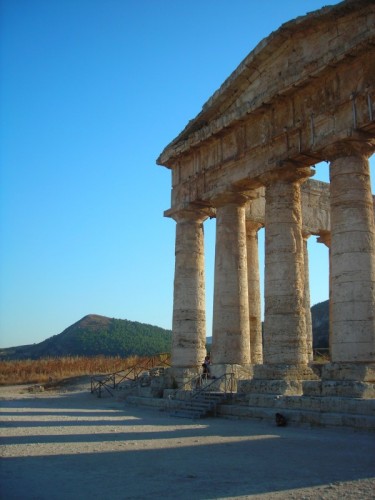 Calatafimi Segesta - Tempio di Segesta al tramonto
