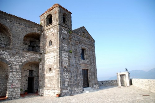 Castel Morrone - Santuario di Castel Morrone