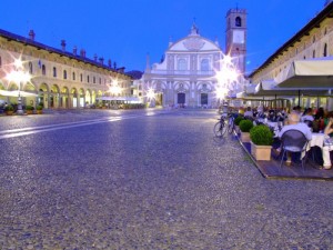 bagliori di una piazza