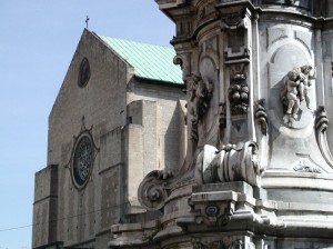 Santa Chiara e la guglia dell’Immacolata