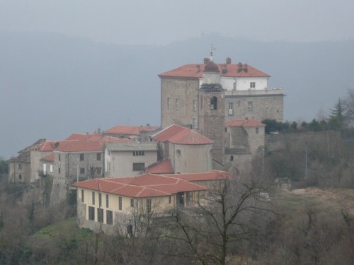 Pezzolo Valle Uzzone - castello di Gorrino
