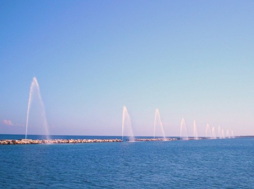 Bari - fontane sul mare x