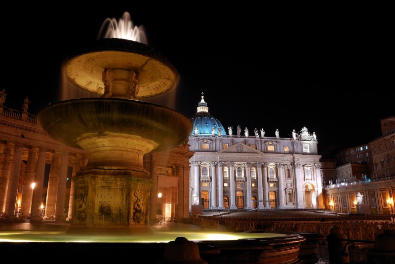''Fontana di piazza San Pietro'' - Roma